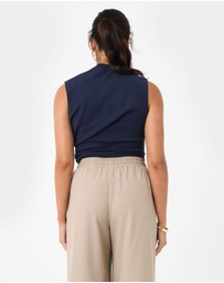 Forcast - Lulu Ruched Top