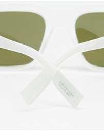 Lacoste - L6004S