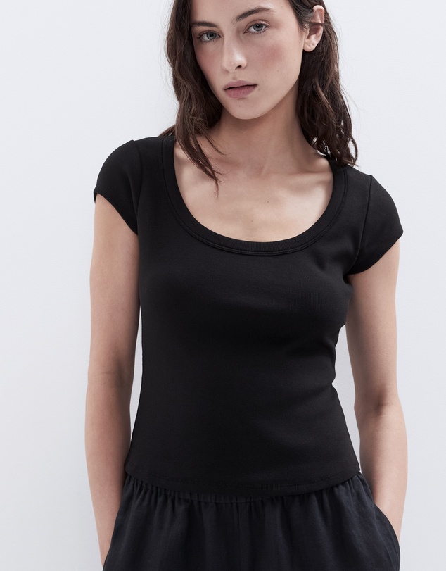 UNISON - Scoop Neck Baby Tee