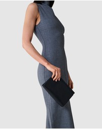 Kinnon - Jones Pouch