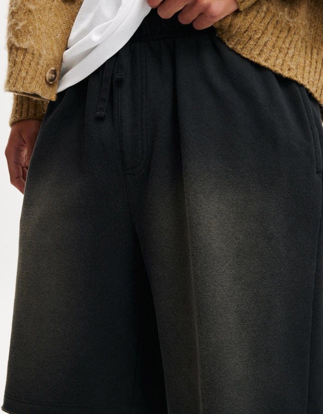 Cotton On - Super Baggy Fleece Shorts