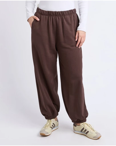 Foxwood - Foundation Barrel Trackpant Coffee Bean