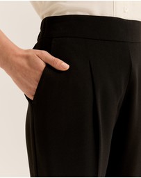 Review - Tara Pants