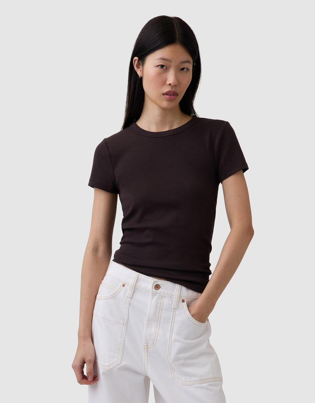 GAP - Modern Crewneck T-Shirt