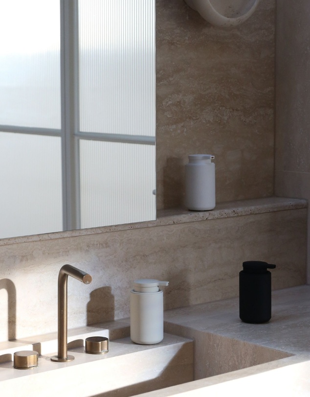 DESIGNSTUFF - ARC Soap Dispenser