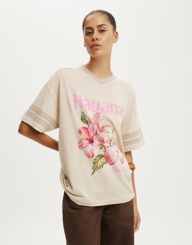 Cotton On - V Neck Vacay Graphic Tee
