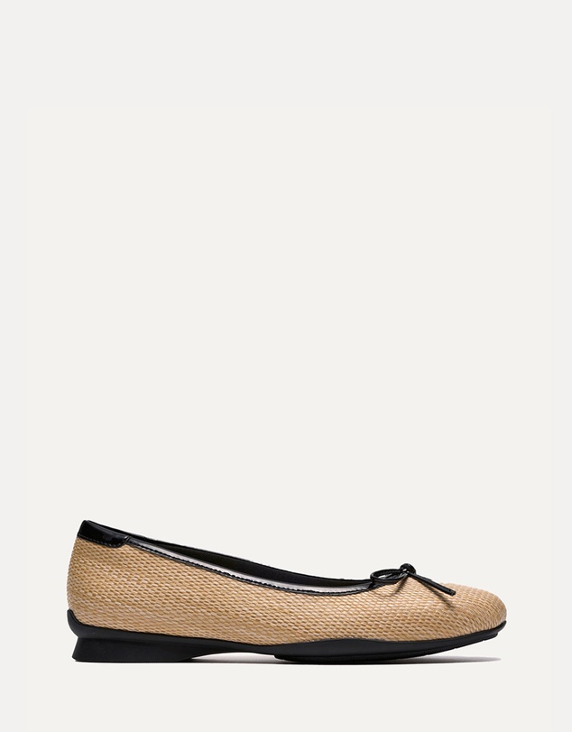 Clarks - Jazmynn Bow Black Interest