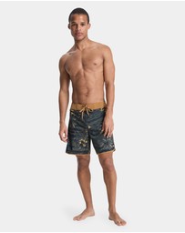 Quiksilver - Mens Surfsilk Scallop 18