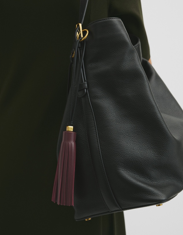 Country Road - Tassel Leather Charm