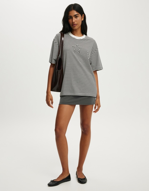 Cotton On - The Boxy Graphic Tee
