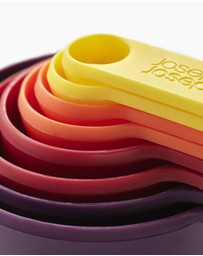 Joseph Joseph - Nest™ Measure 8-piece Measuring Cup Set (Multicolour)