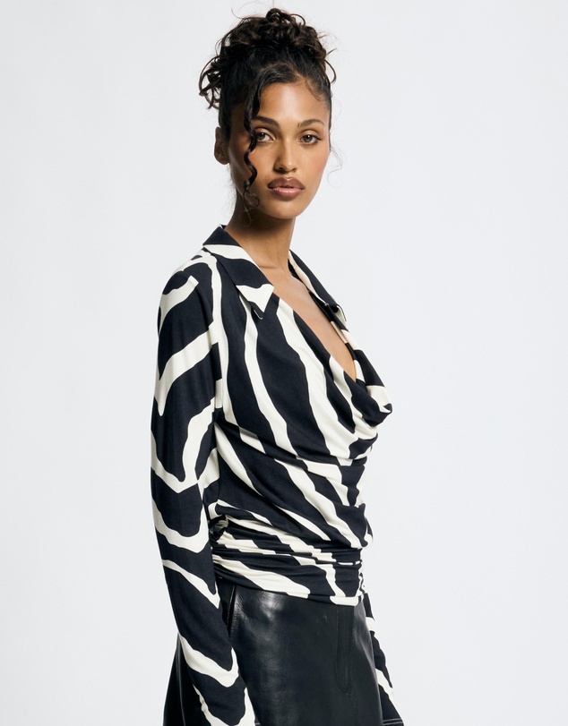 Revibe - Repaired Lover Bianca Plunge Top - AU 10