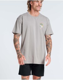 Vacancy Co - Club Dread Tee