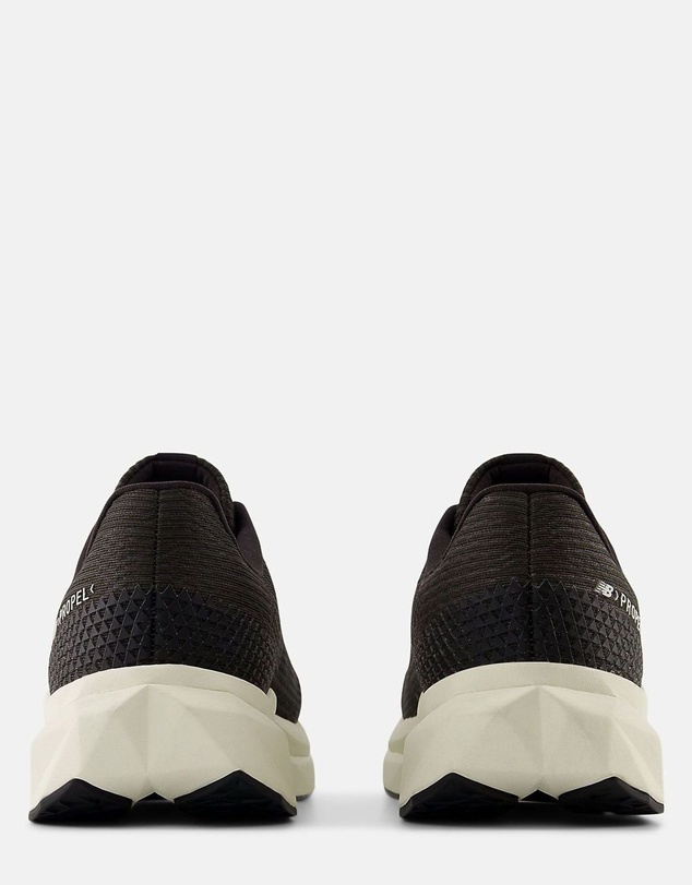 New Balance - FuelCell Propel v5 (Standard Fit) - Men's