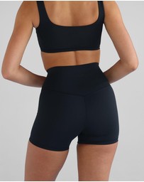 Leelo Active - 5' Signature Bike Shorts