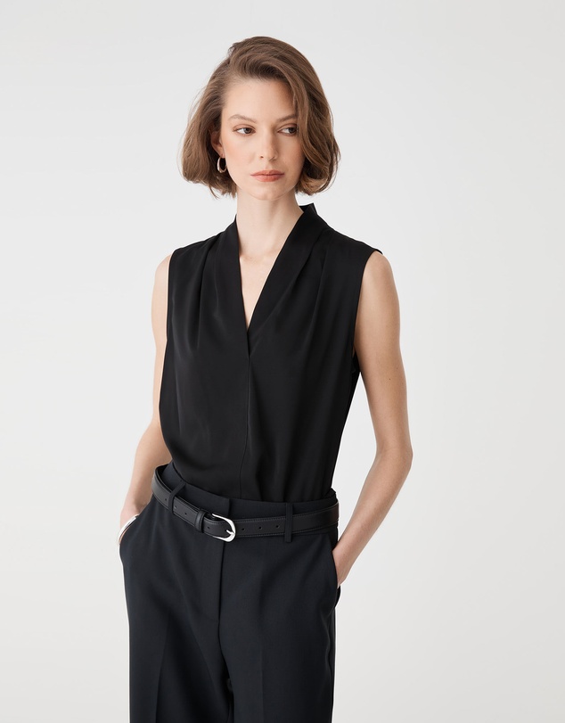 Forcast - Alivia 2 V-Neck Top