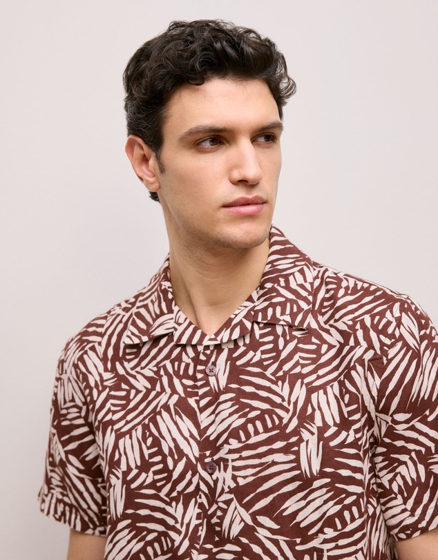 Trenery - Etch Linen Camp Shirt in Deep Red