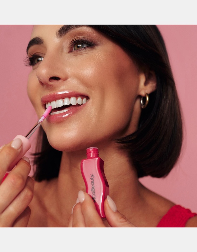 MCoBeauty - Golden Glow Lip Oil - Berry Bliss