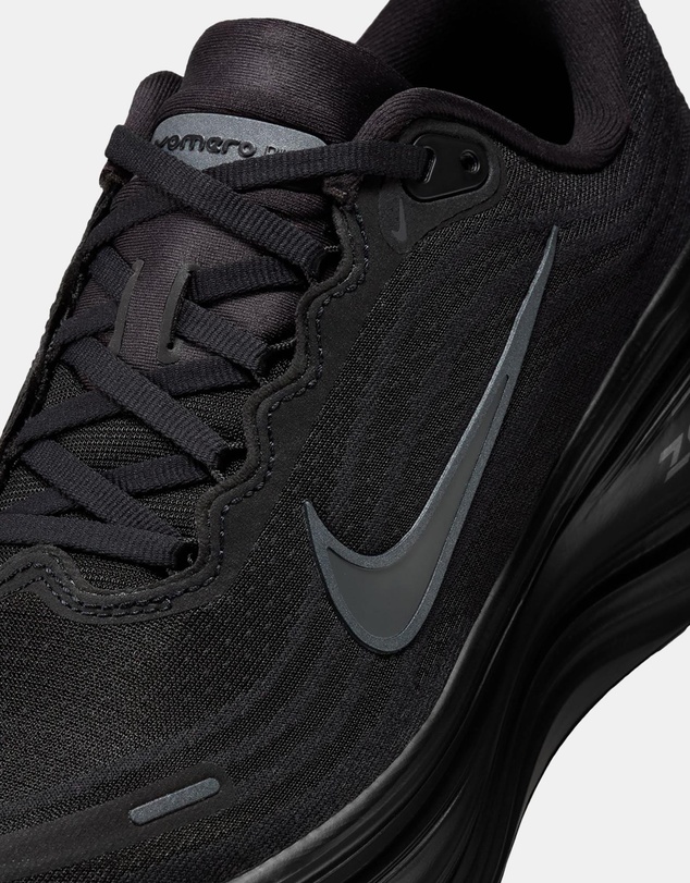 Nike - Vomero Plus - Women's