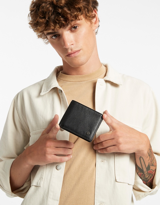 Status Anxiety - Leonard Wallet