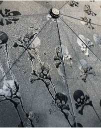 Suck UK - Umbrella Skull