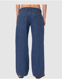 EDIKTED - Petite Raelynn Washed Low Rise Jeans
