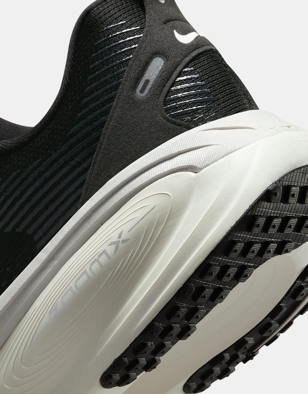 Nike - Nike Vomero 18 - Men's