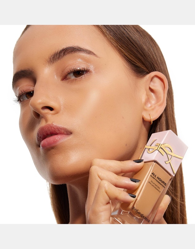 Yves Saint Laurent - All Hours Glow Foundation MW2