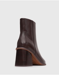 Betts - Danger Leather Pointed Ankle Boots