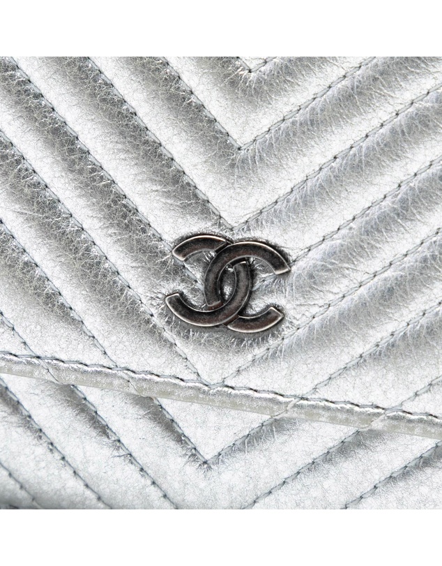 Pre-Loved by Azura Reborn - Pre-Loved CC Chevron Metallic Lambskin Wallet On Chain
