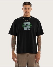 Kiss Chacey - Sunset Street Tee