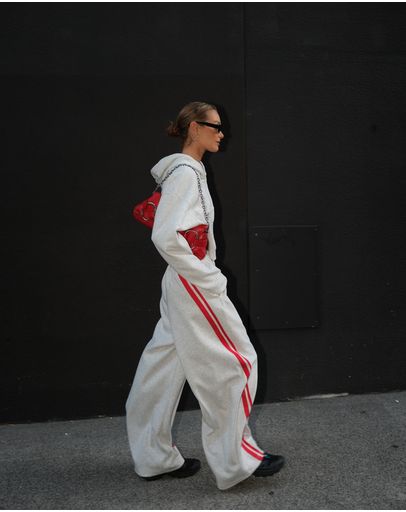Grey/Red