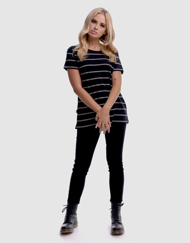 DVNT - Womens Devoid Standard Tee
