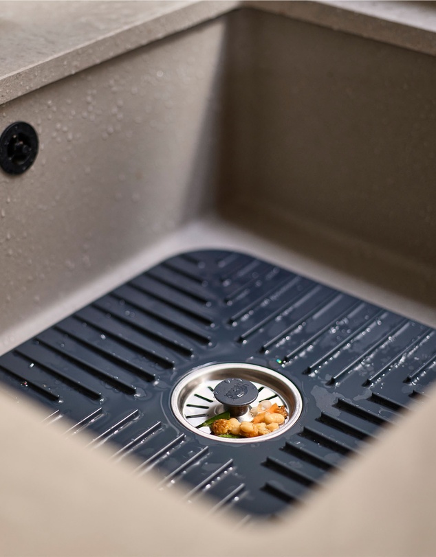 Joseph Joseph - SinkShield™ Sink Mat with Draining Plug