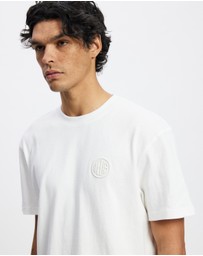 Deus Ex Machina - Pill Logo Tee