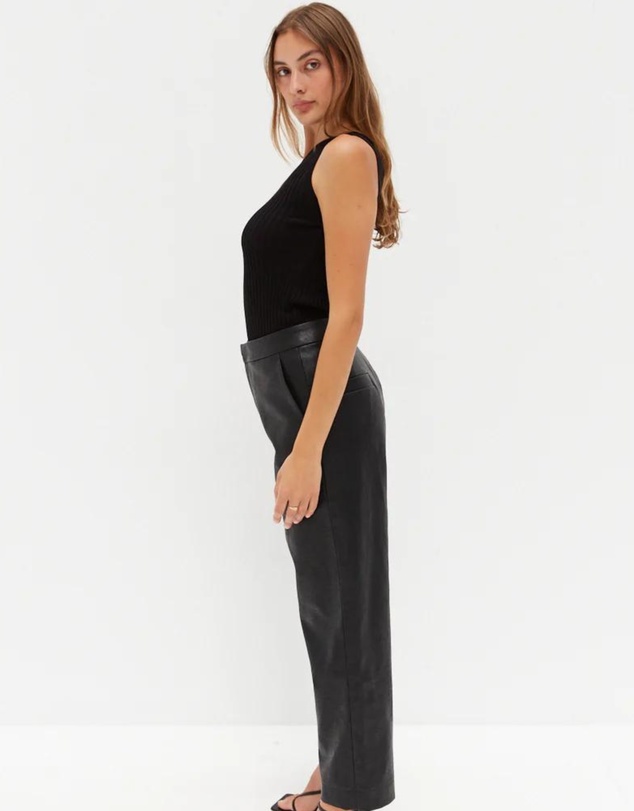 Style Addict - One Shoulder Knit Top