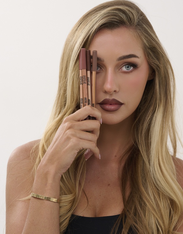 MAKE UP FOR EVER - EXCLUSIVE THE ICONIC x Sammy Robinson: The Lip Line Up