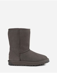 Ozwear Connection Uggs - Ugg Classic Short Boots (Water Resistant)