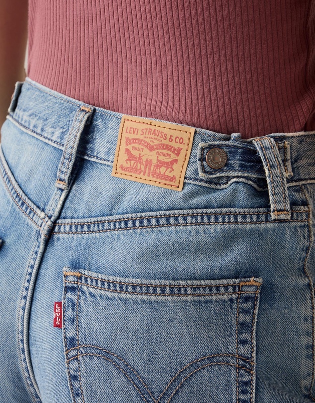 Levi's - Cinch Mid-Thigh Shorts