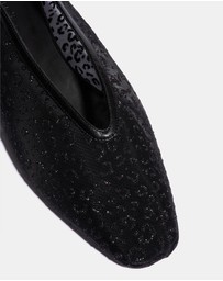 DoF Studios - Maison Slippers