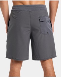 Quiksilver - Mens Surfsilk 18