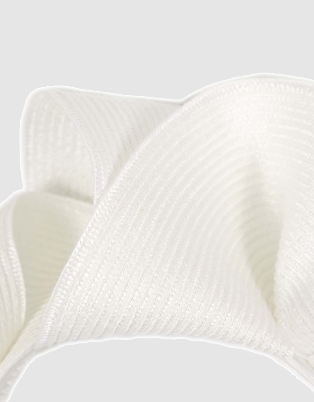 Max Alexander - Large Wavy White Racing Fascinator