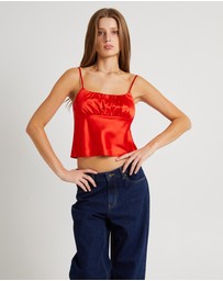 Alice In The Eve - Ivy Ruched Silky Slip Top