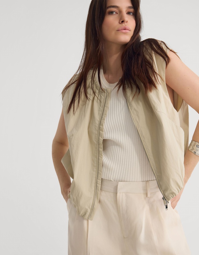 Oxford - Katie Sleeveles Bomber Jacket