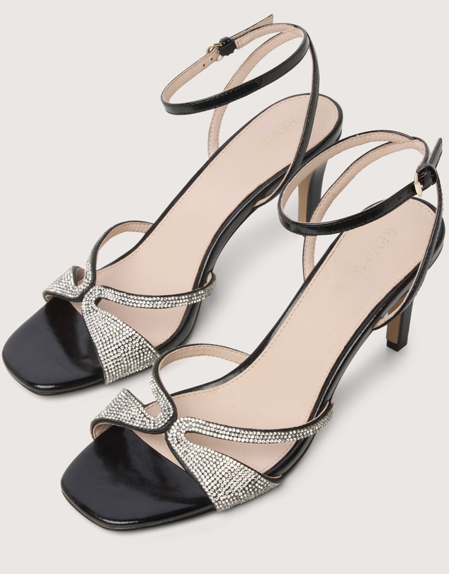 Review - Liza Heel