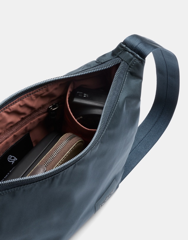 Bellroy - Laneway Crescent Bag 2.5L