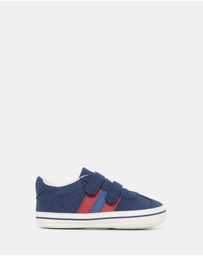 Kicks - Kegan Sneaker