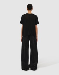 Neuw - Girlfriend Deep V Tee