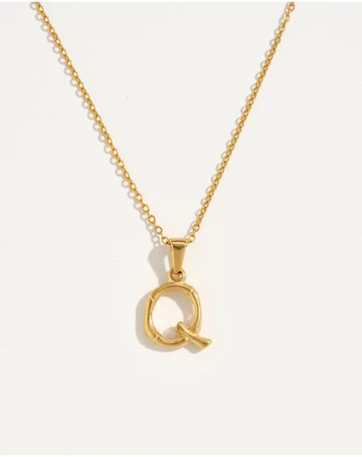 Reliquia - Q Initial Gold Charm Necklace