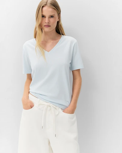 UNISON - The Classic V Neck Tee